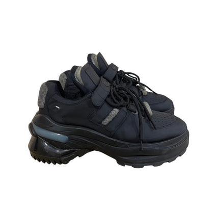 RETRO FIT BLACK NYLON SNEACKERS